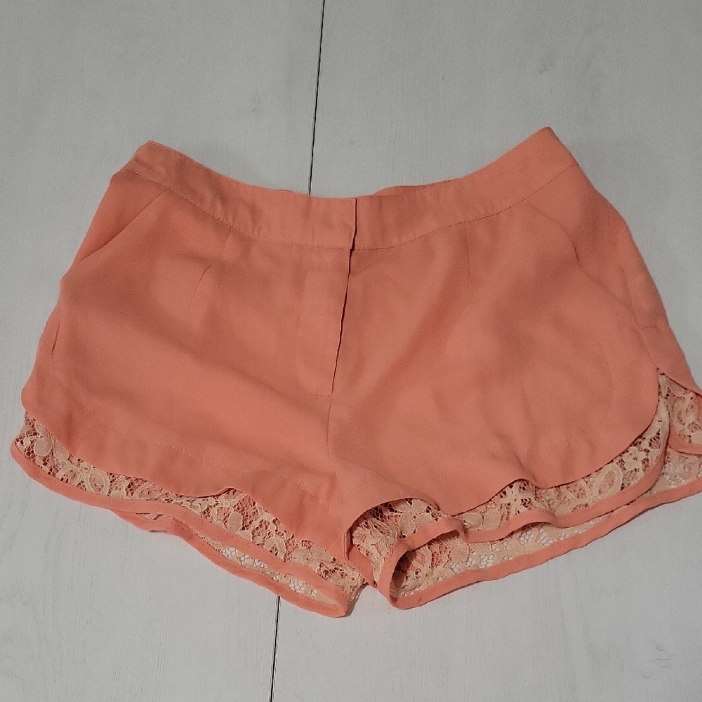 NWOT Umgee Small Coral Lace-Trim Shorts